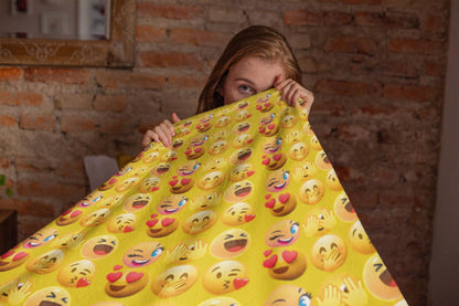Soft Emoji Sherpa Fleece Throw Blanket: Cozy Plush Decor for Kids, Teens & Dorm Rooms
