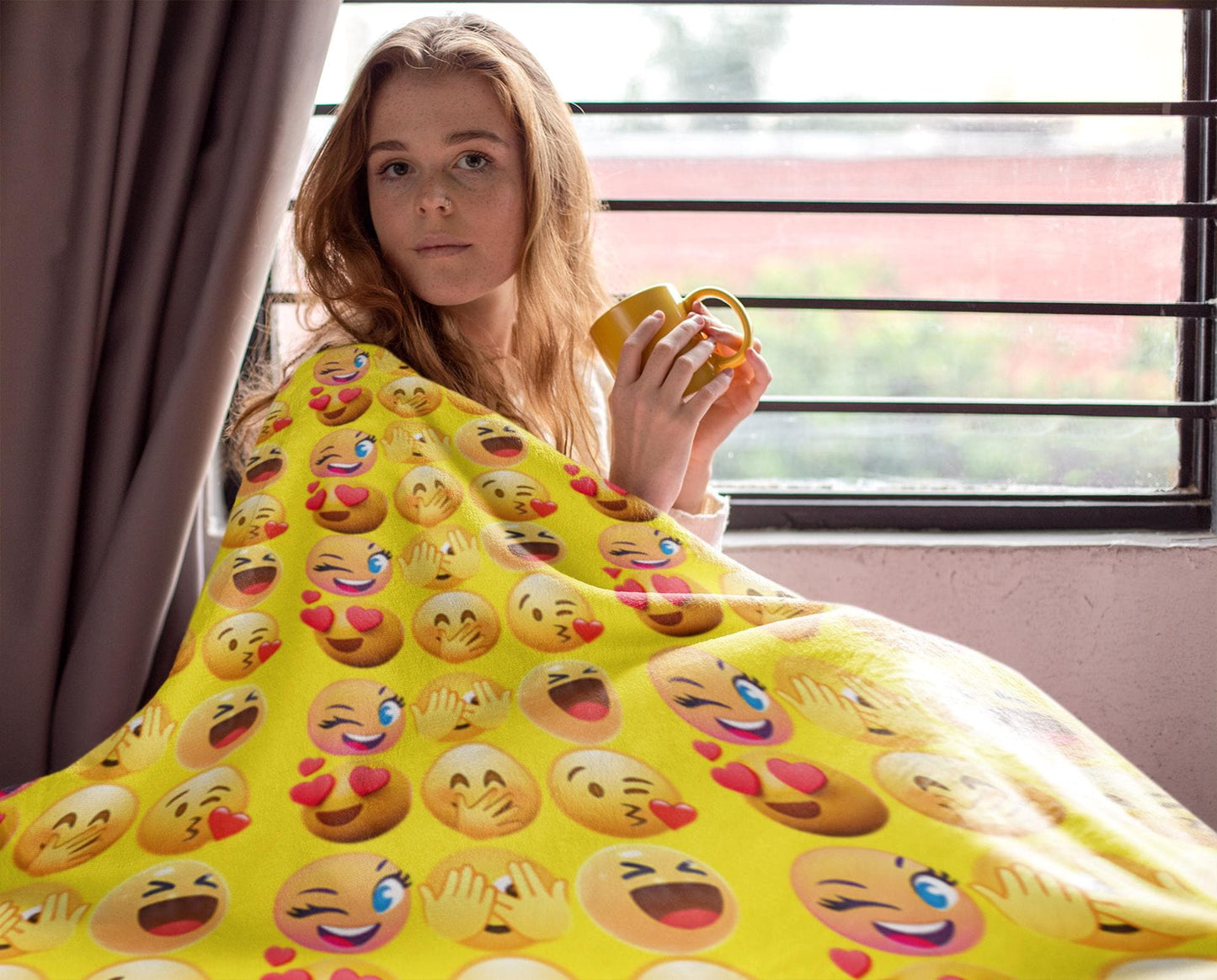 Soft Emoji Sherpa Fleece Throw Blanket: Cozy Plush Decor for Kids, Teens & Dorm Rooms
