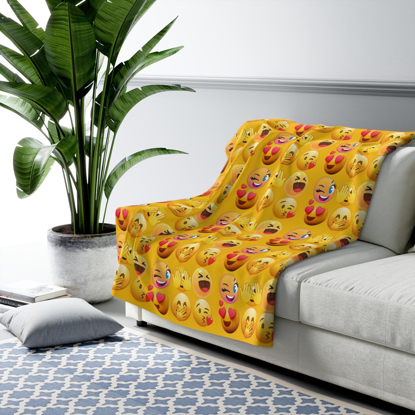 Soft Emoji Sherpa Fleece Throw Blanket: Cozy Plush Decor for Kids, Teens & Dorm Rooms