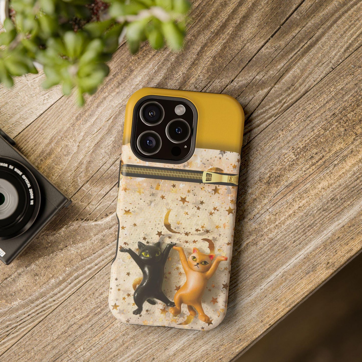 Black & Yellow Cat Phone Case: Fun Pet Lover Accessory